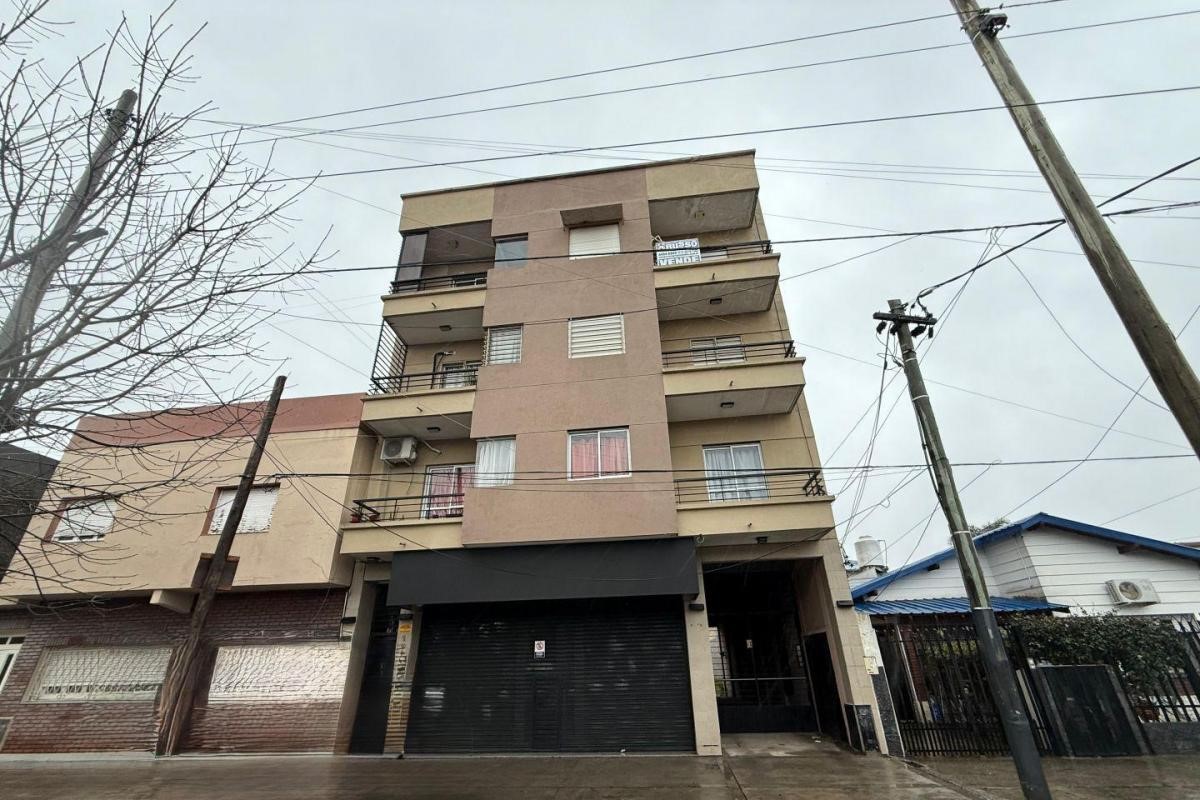 Departamento 3 ambientes con cochera