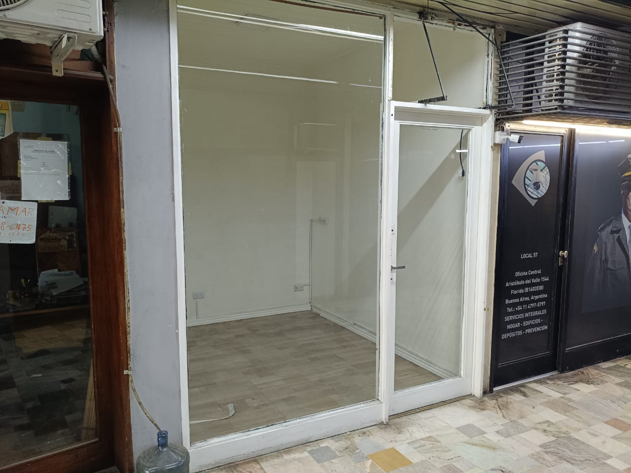 Local en galeria (av. sta y av. pueyrredon)