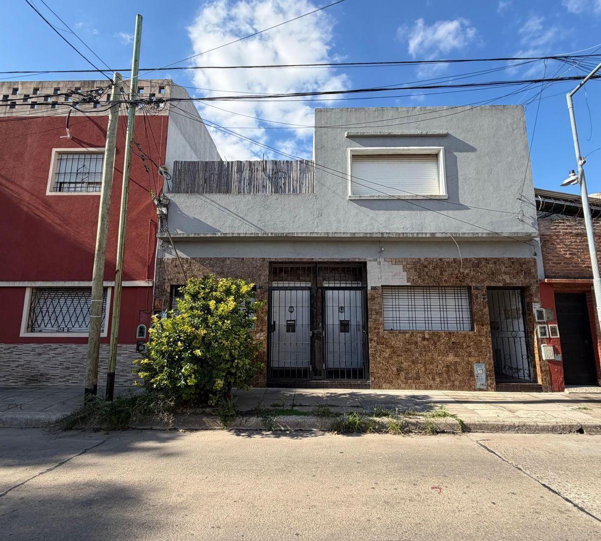 Ph con patio en alquiler de 2 ambientes en flores - sin expensas, abl ni aysa