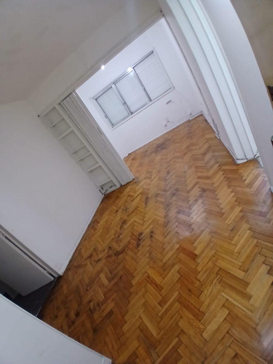 Alquiler cómodo monoambiente con amplía baulera timoteo gordillo 15 liniers