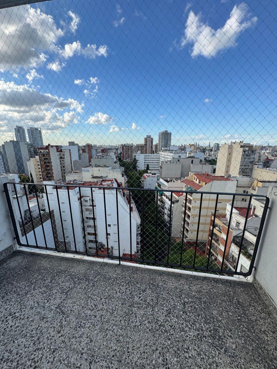 3 ambientes al frente c/ balcon