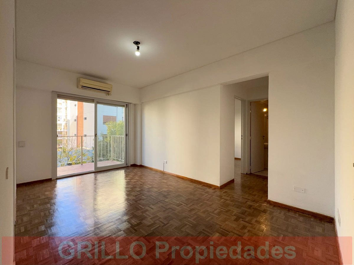 Departamento dos ambientes. al frente. con ba