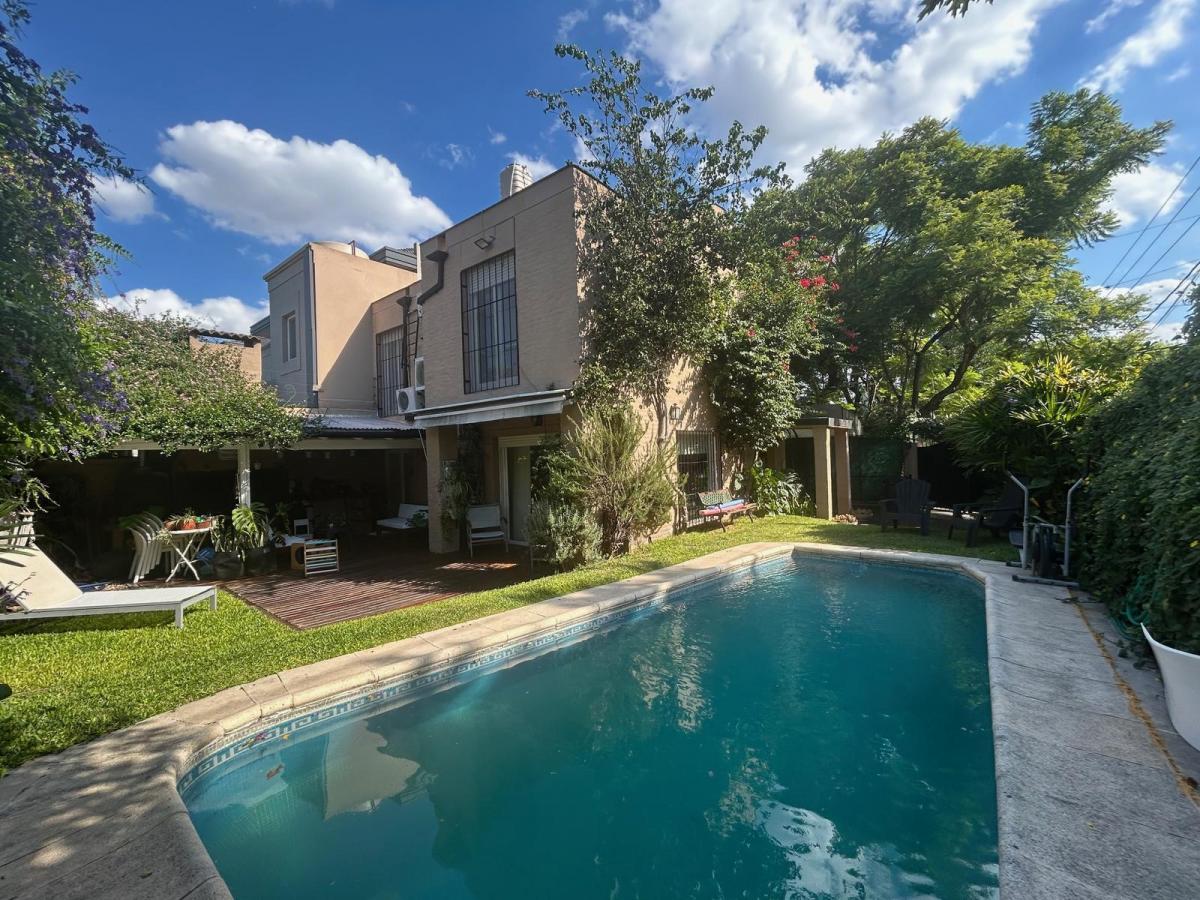 Casa de 4 dorm. en alquiler con o sin muebles, próxima centro comercial la horqueta