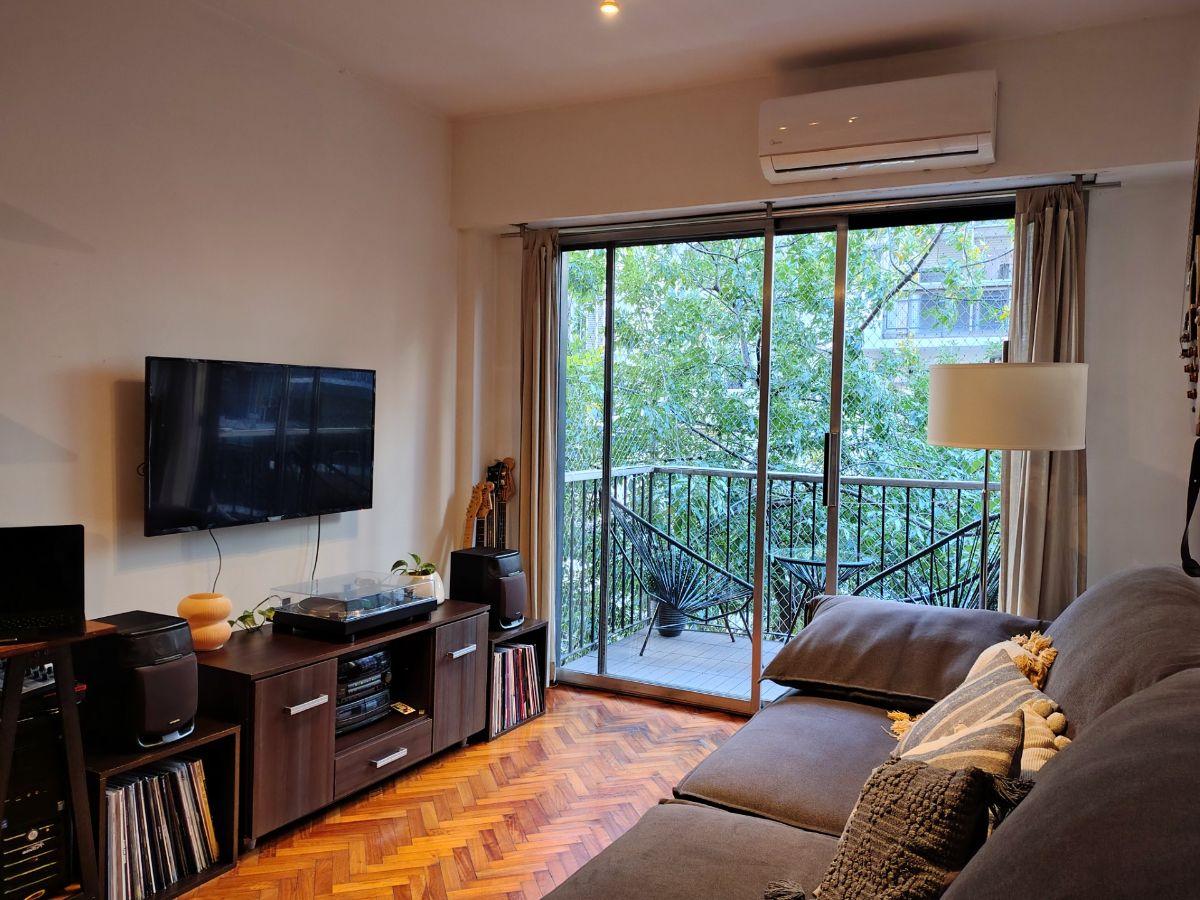 Alquiler 2 ambientes con balcon al frente, 44 m² totales. aguero 1680, barrio norte.
