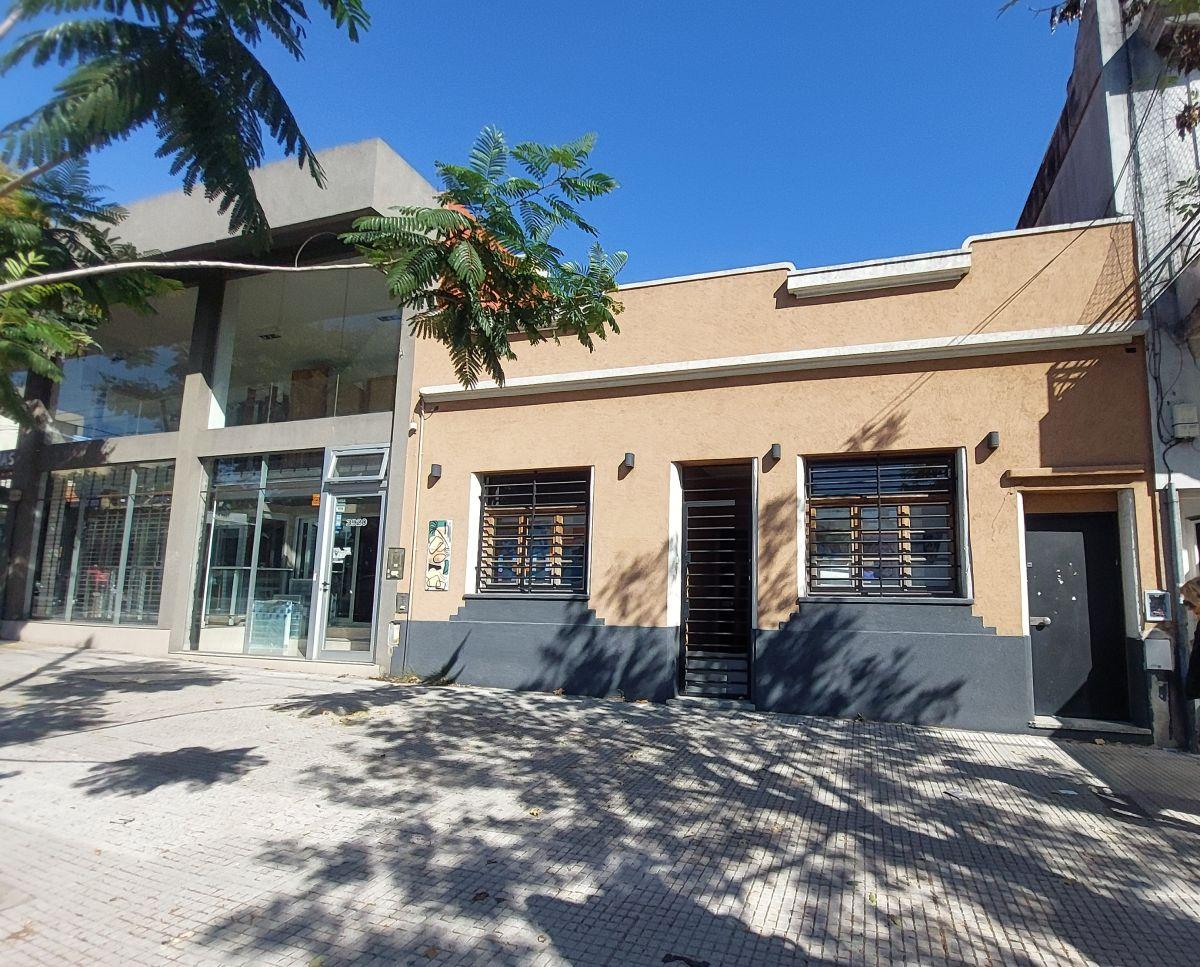 Alquiler de casa para uso comercial con vivienda.