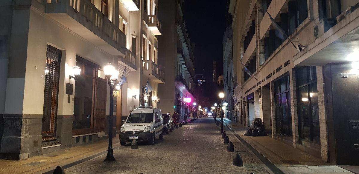 Bolìvar esq. av belgrano fte. excelente edificio de oficinas mix vvda. 2 amb. bcòn. vigil. sin rest