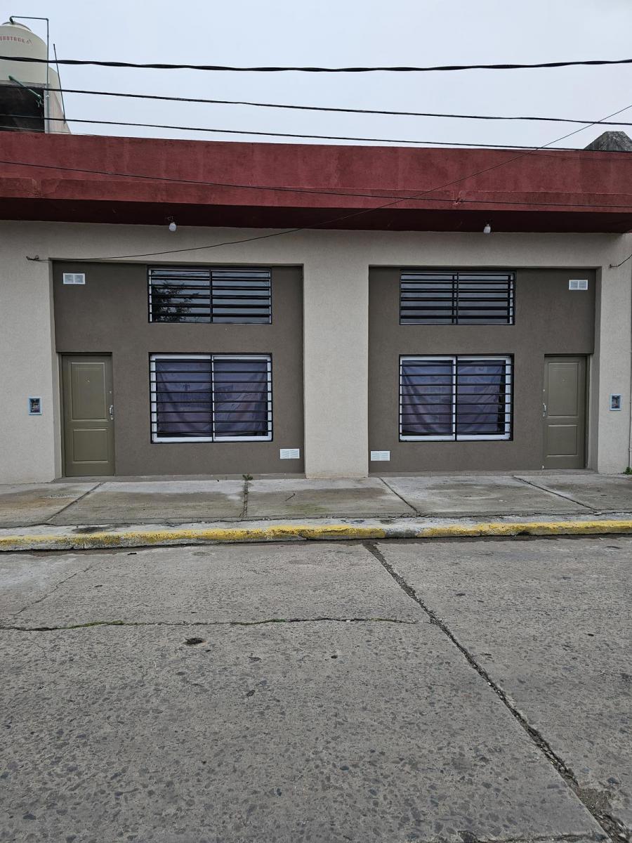 Monoambiente en alquiler en morón, con entrepiso funcional como dormitorio