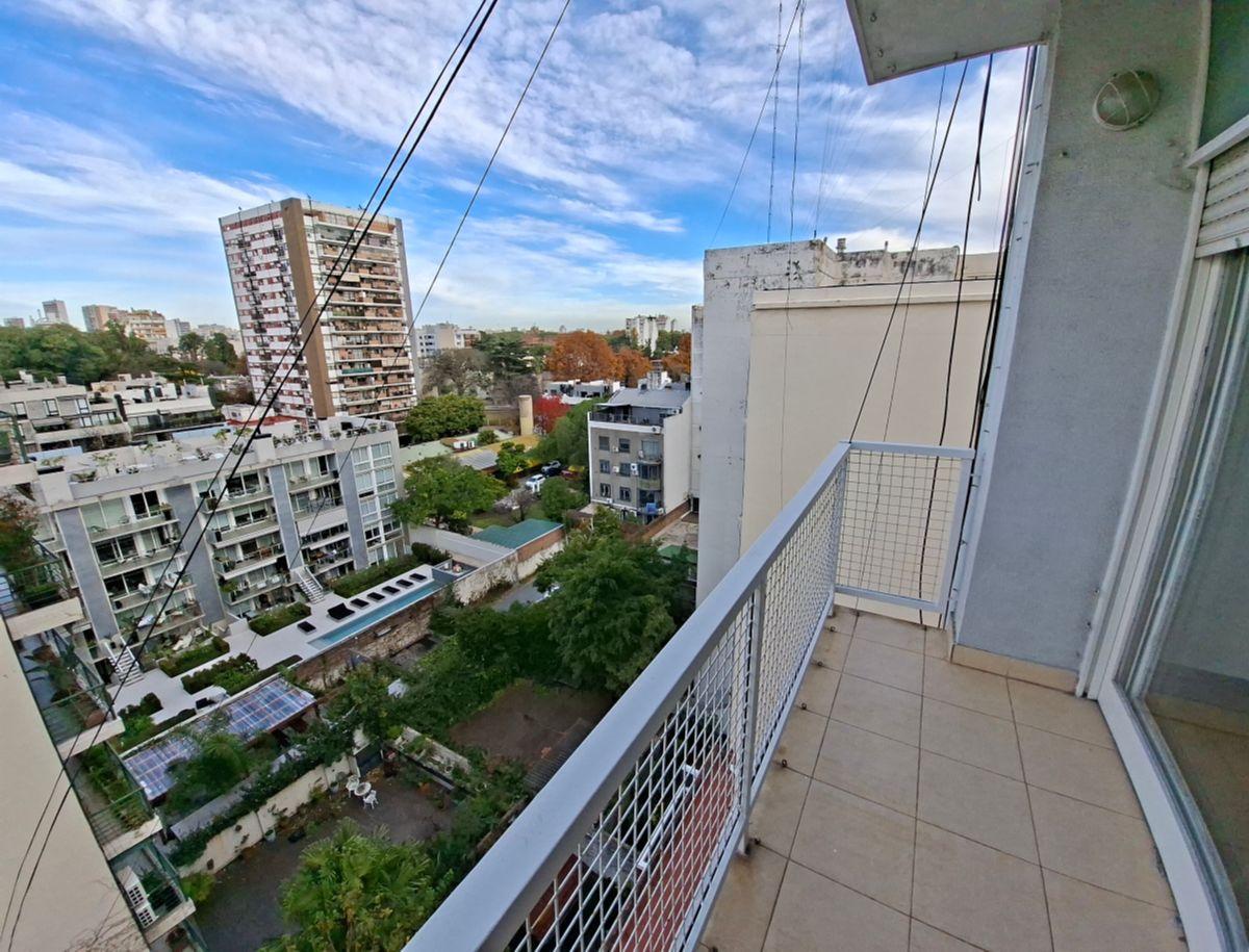 Superluminoso recien pintado balcon