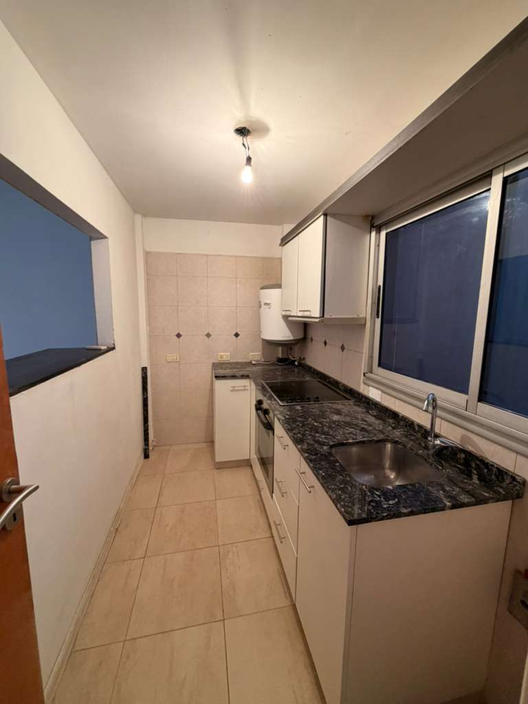 Departamento 2 amb con patio y cra