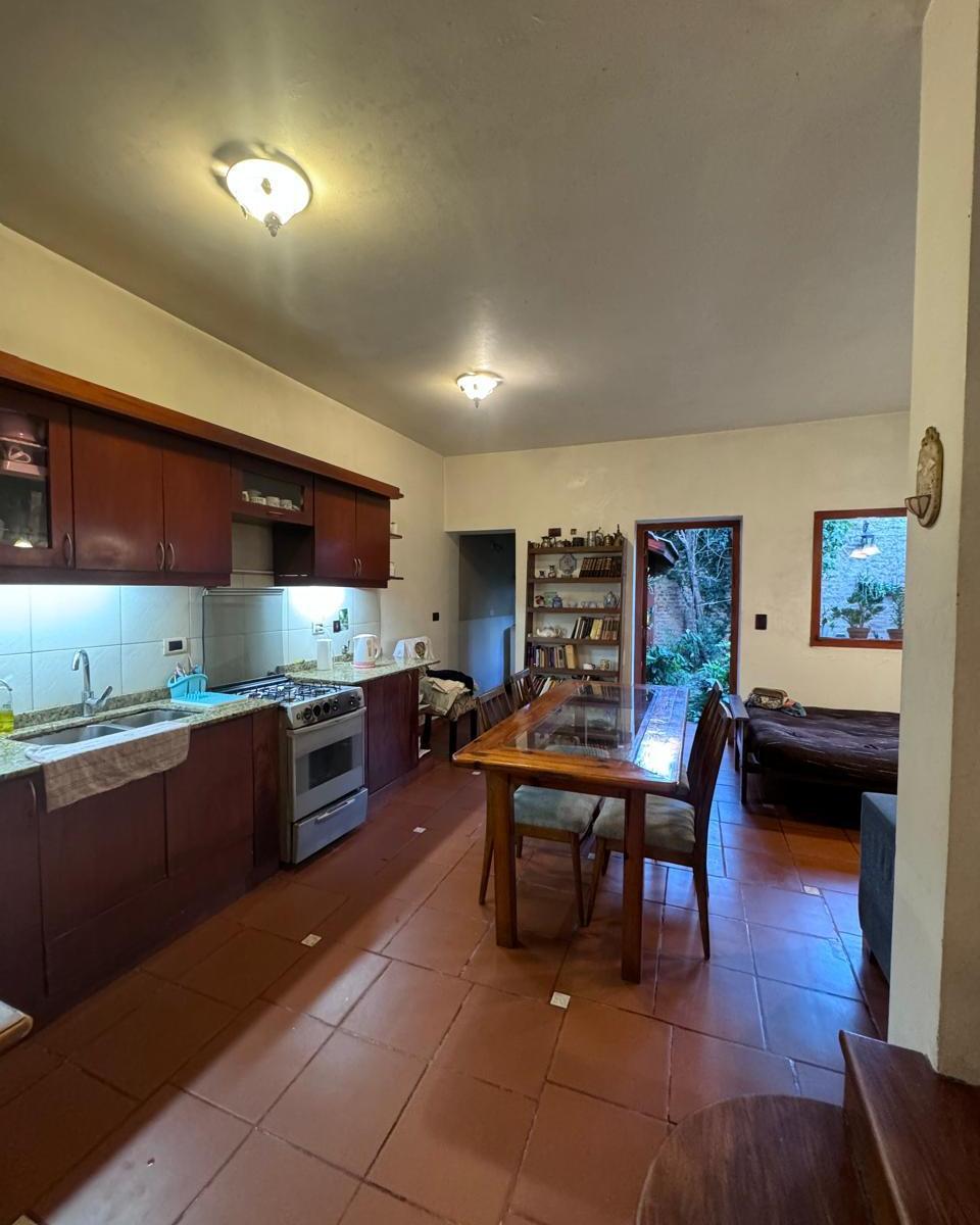 Hermosa casa con tres habitaciones y patio en piñeyro