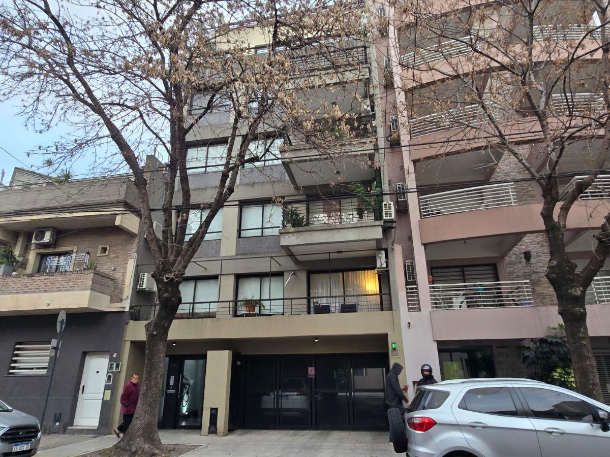 Departamento 3 ambientes al frente v. urquiza