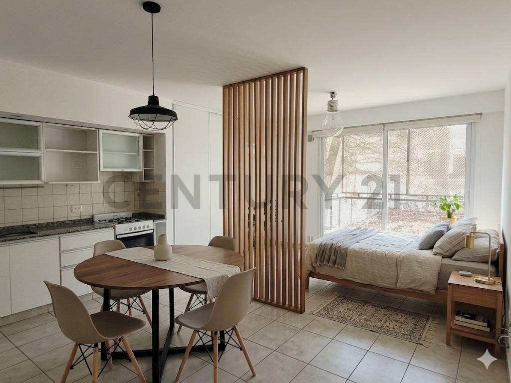 Monoambiente muy luminoso villa urquiza con balcón