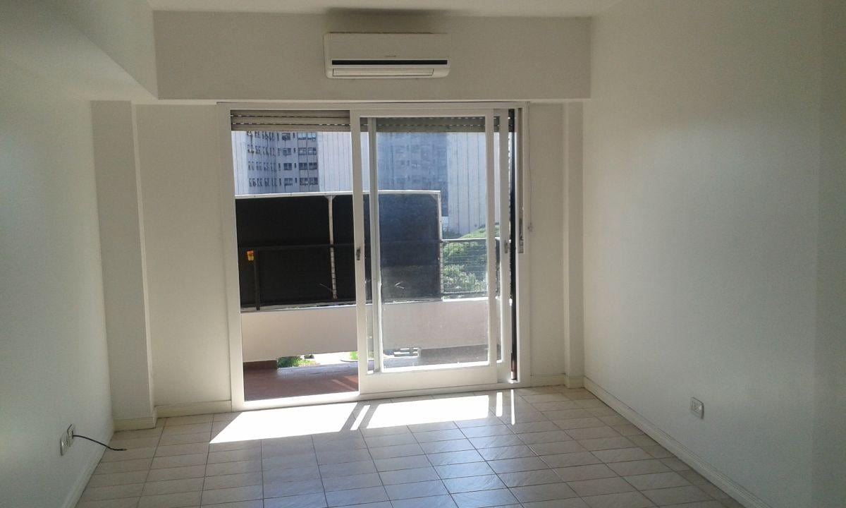 Alquiler 2 ambientes - frente - balcón - ideal para estudiantes