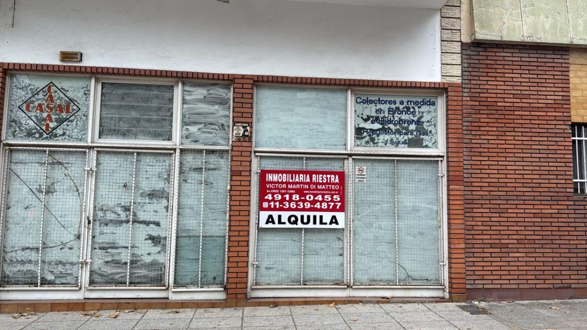 Local con dependencias