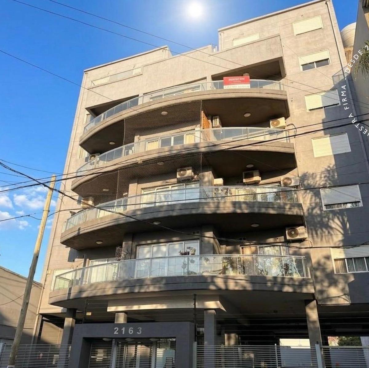 Departamento en alquiler de 2 ambientes con cochera - villa ballester