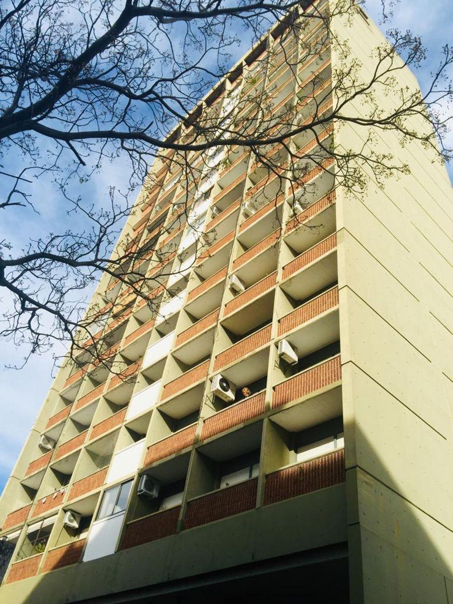 Impecable depto de 2 ambientes con cochera cubierta en alquiler en martínez