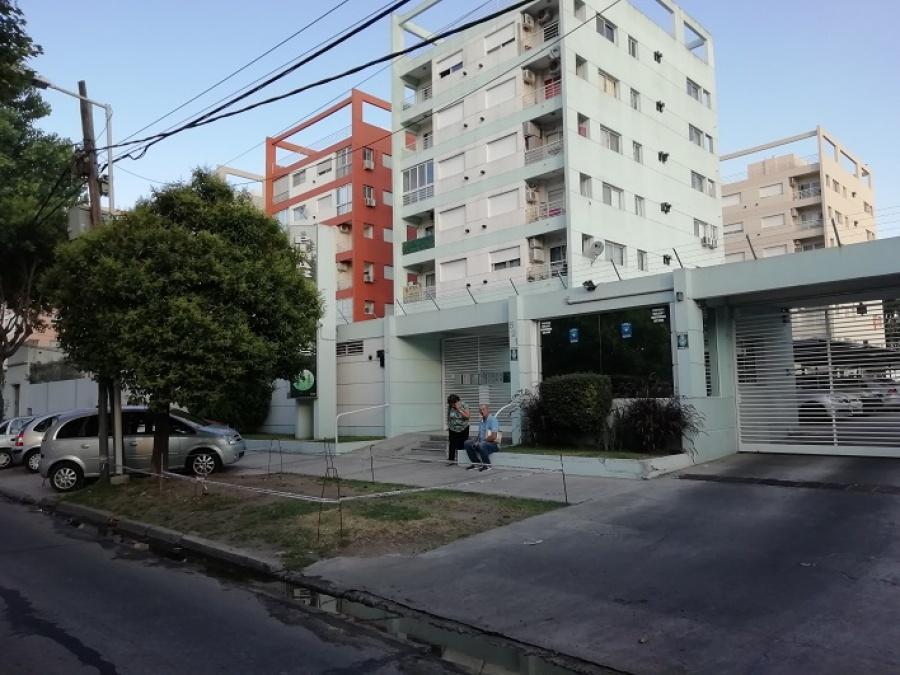 Excelente departamento de 3 ambientes con cochera fija en pinar de wilde venta!