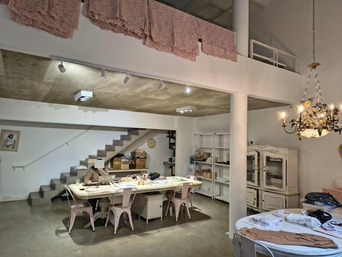 Excelente oficina tipo loft en complejo casa san jose!