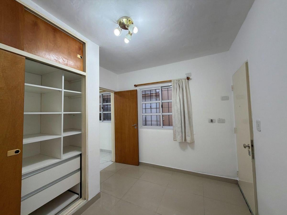 Departamento 3 ambientes en alquiler con patio  lomas del mirador