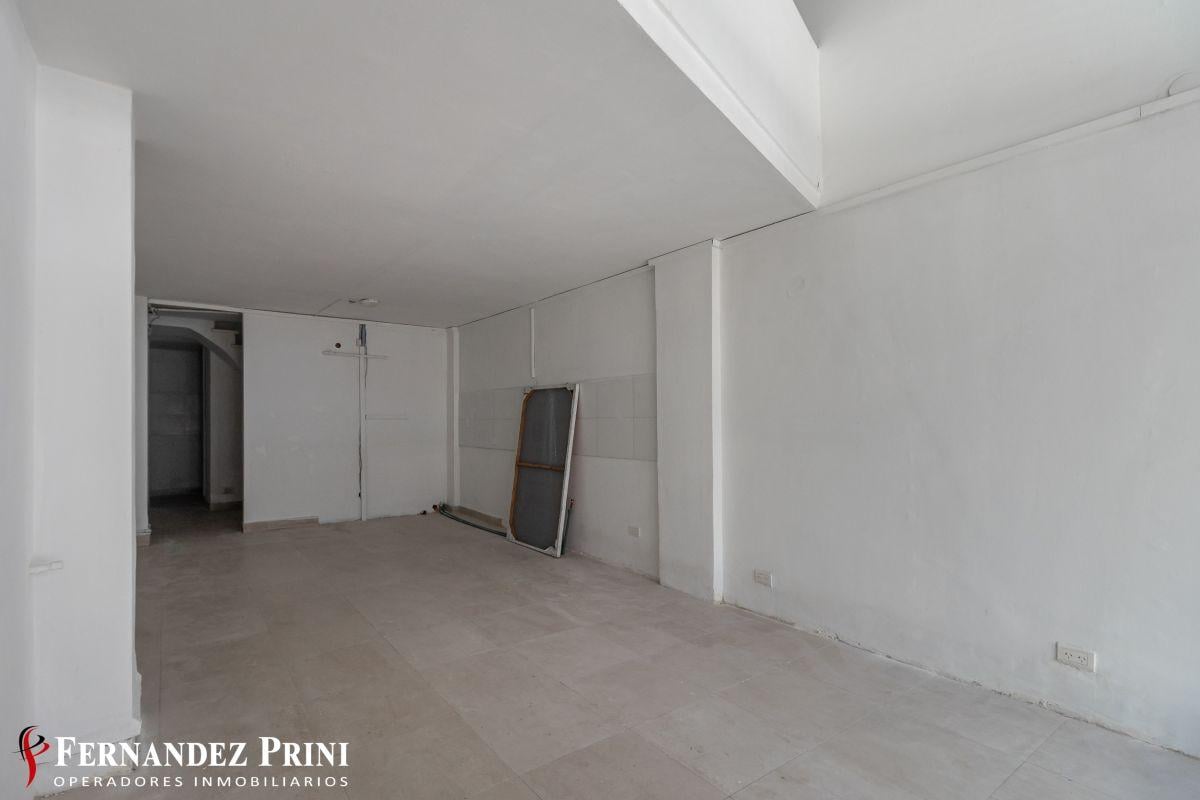 Local de 60 m² con dos plantas, a m de av santa fe