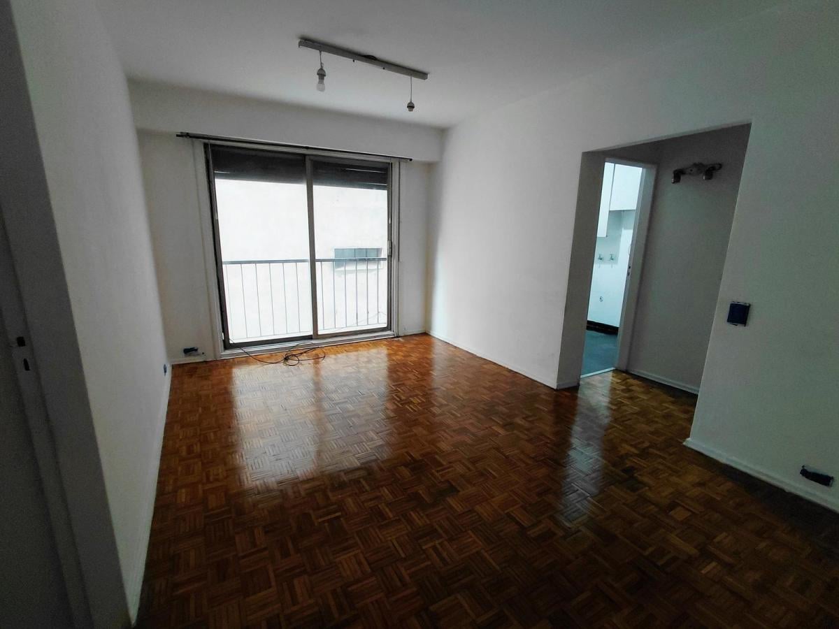 Departamento en alquiler con balcón