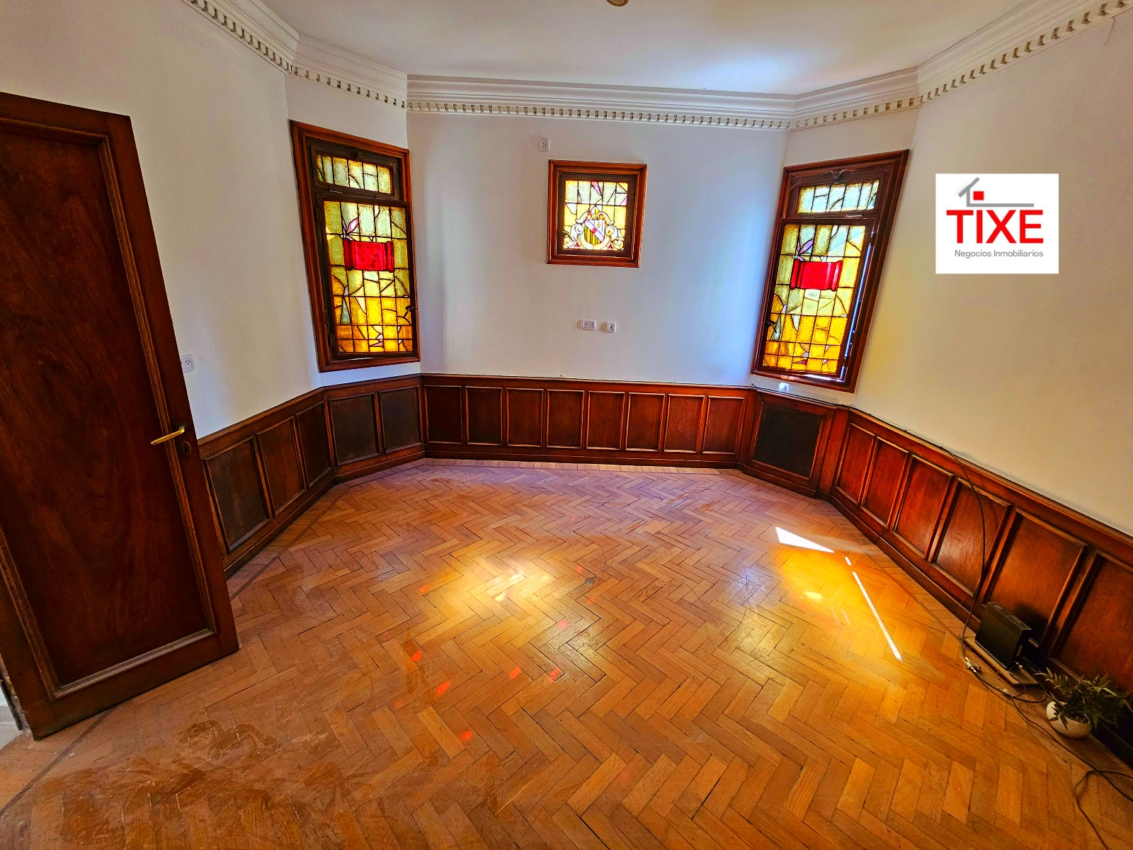 Maipú y av. córdoba. piso alto. 80 m2. reform