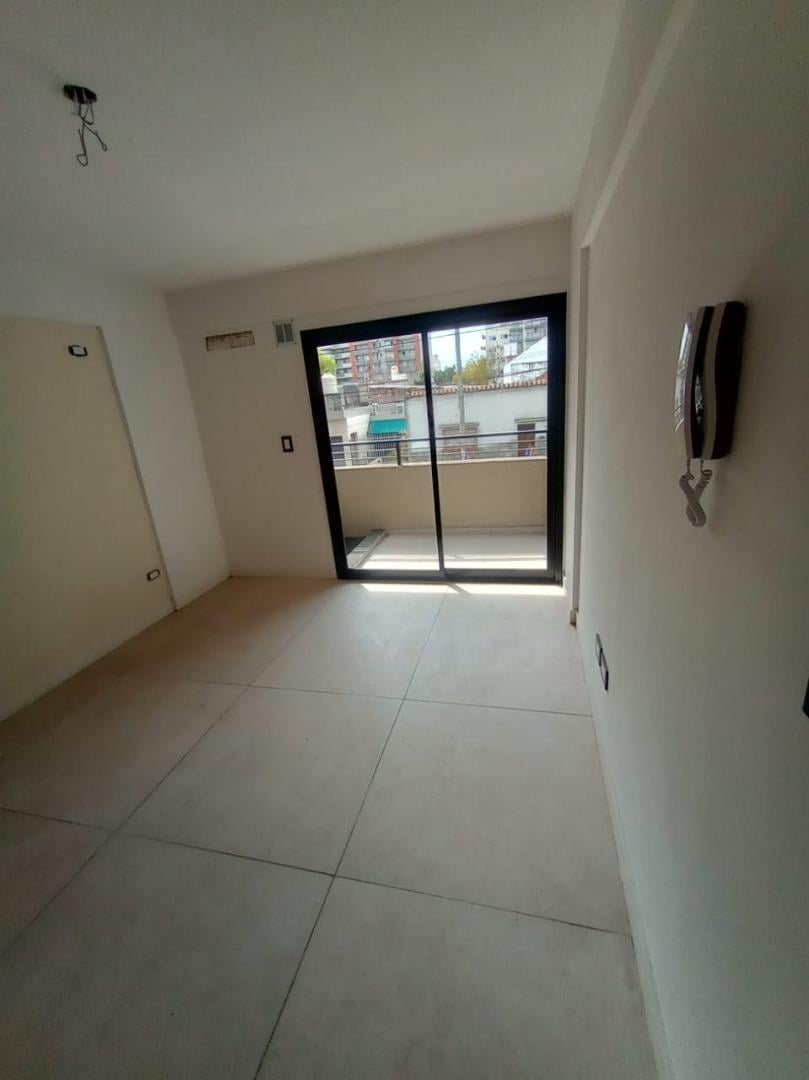 Departamento 2 ambientes con balcon
