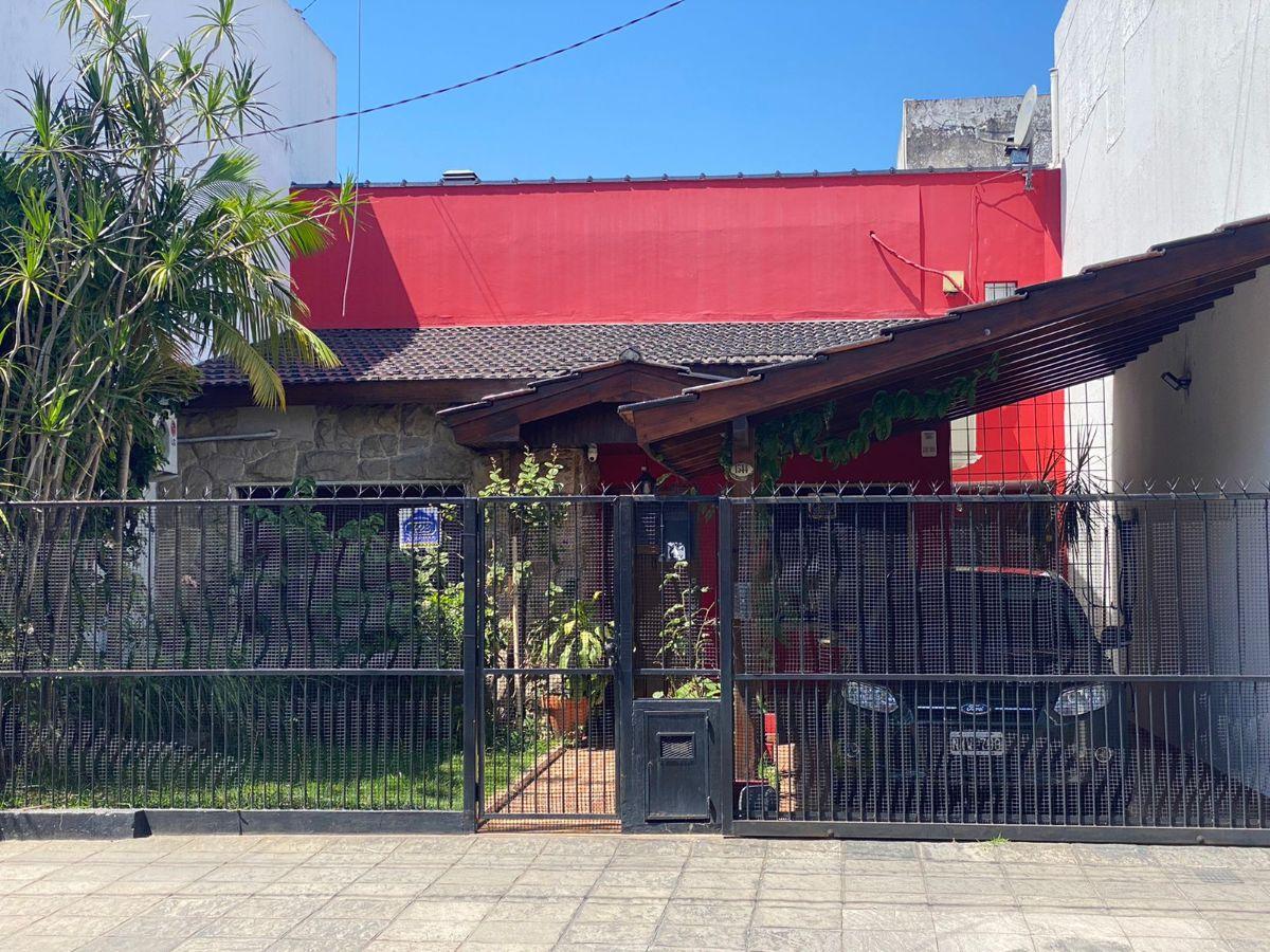 Casa 4 ambientes con cochera