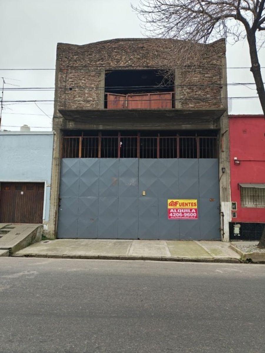 Galpón industrial / depósito en barracas – 463 m² cubiertos – mixtura 2 – excelente ubicación