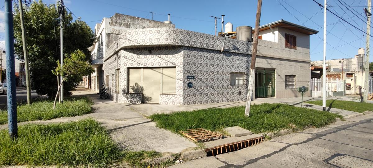 Local/oficina en esquina de sarandí