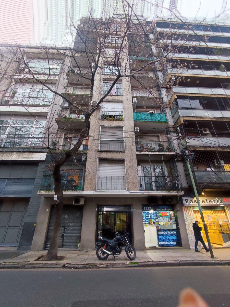 Alquiler monoambiernte c/balcon h. yrigoyen 2200 balvanera