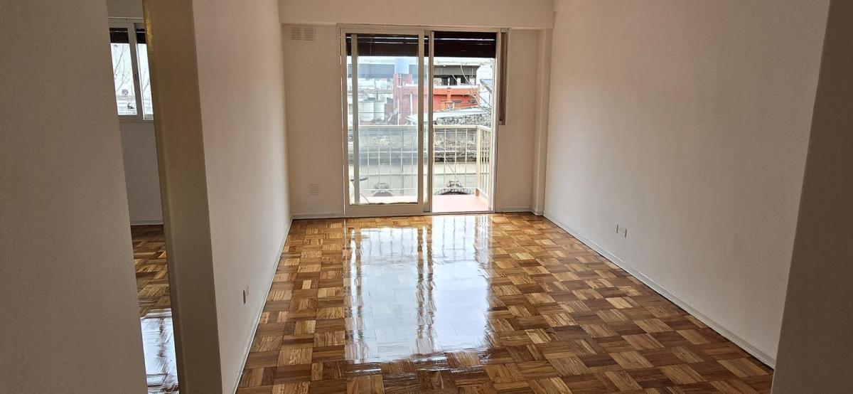Alquiler - hermoso departamento 2 ambientes con balcón - villa luro